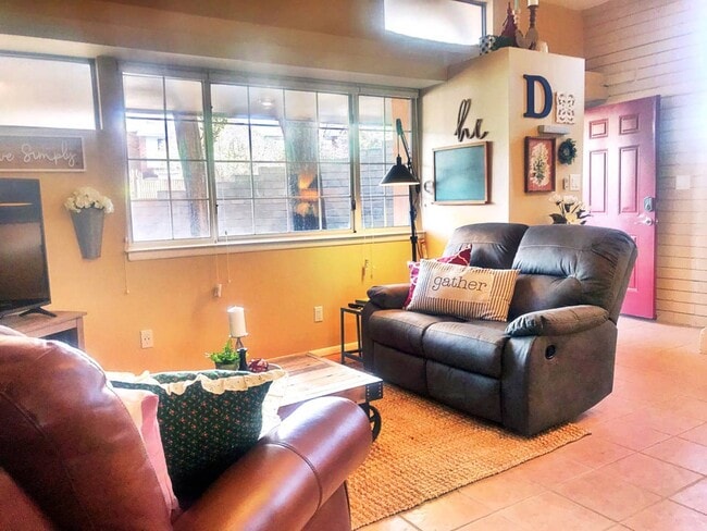 Building Photo - 13016 Constitution Ave NE Unit D