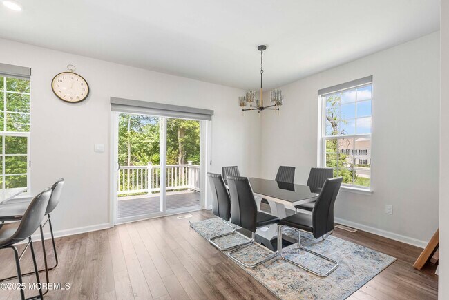 Photo - 64 Wembley Wy