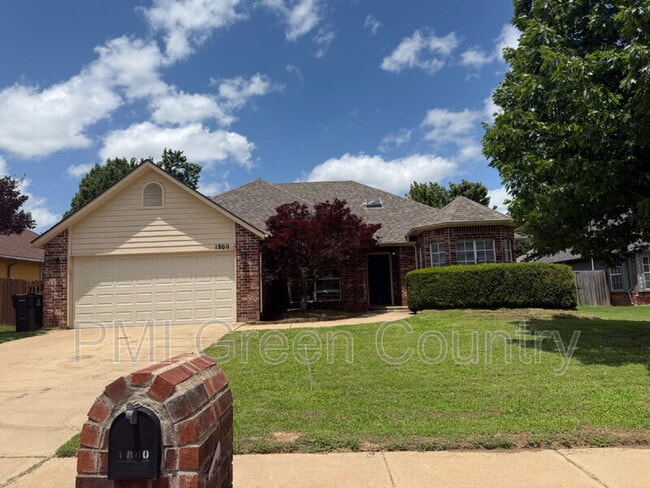 Photo - 1800 W Jefferson St