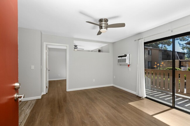 Photo - 10296 Black Mountain Rd Unidad Apt 217