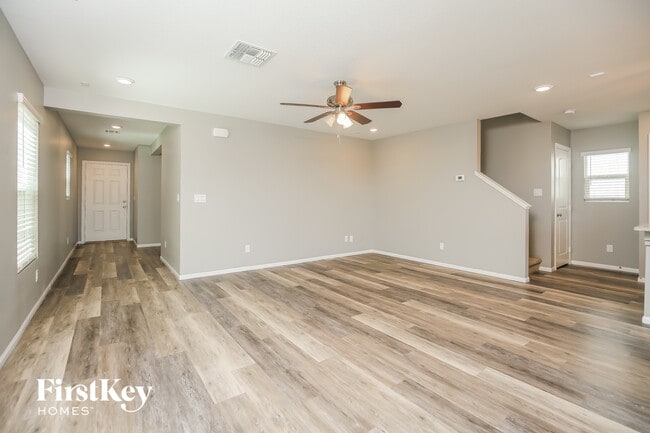 Photo - 9450 Yorkshire Coast Ave