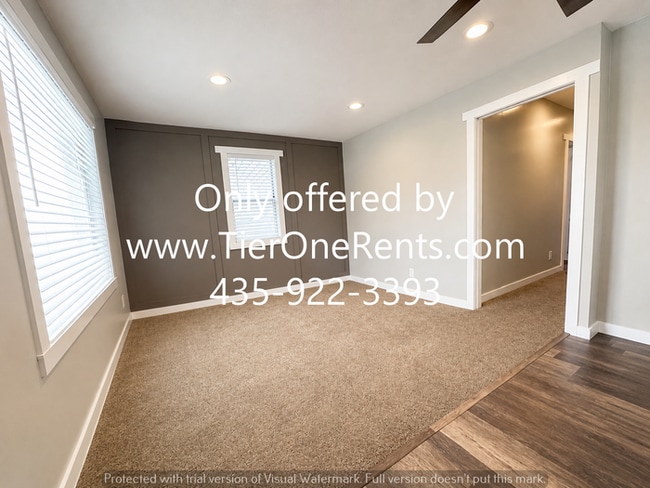 This property offers a NO DEPOSIT option available for qualified renters!