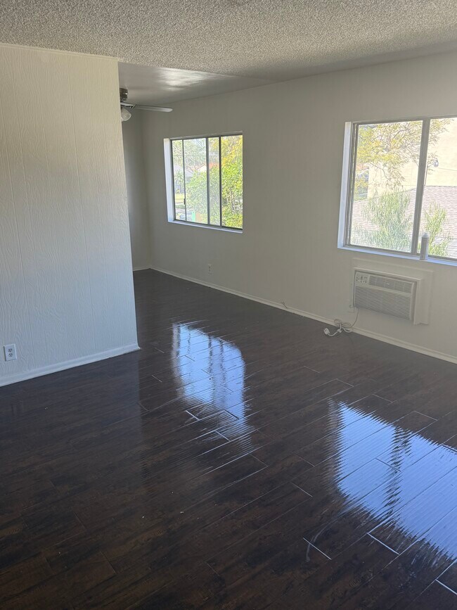 15116 Studebaker Rd Unit 7