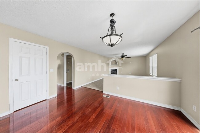 Photo - 838 Avalon Dr