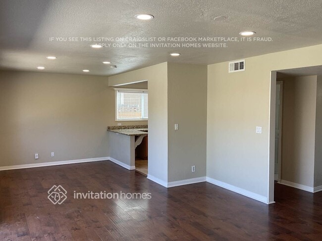 Photo - 2051 Kasten St