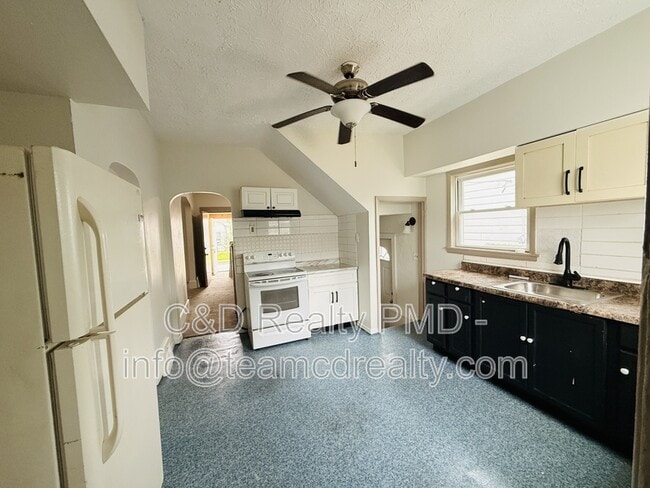 Photo - 2115 W 105th St