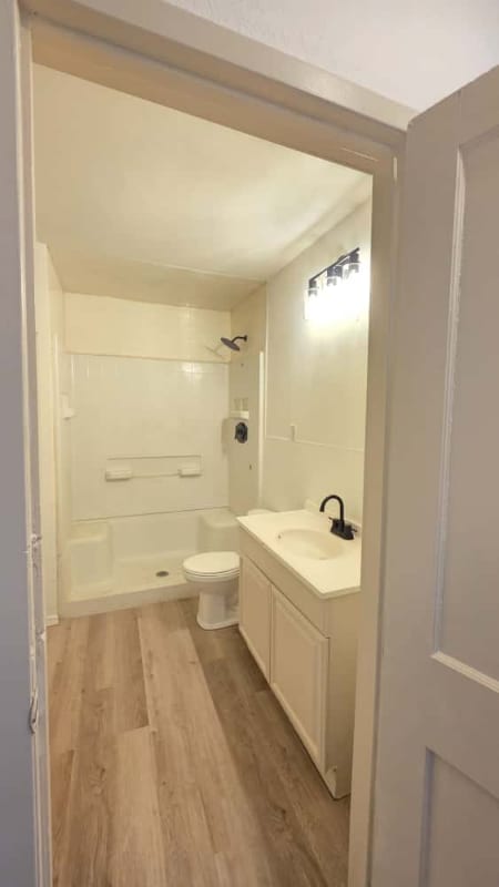 Photo - 500 W 47th St