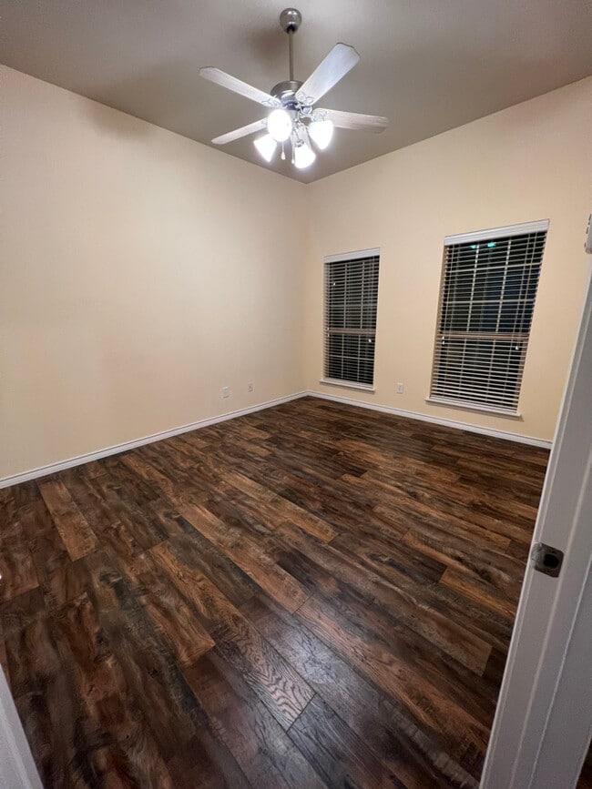 Photo - 2129 Colby Ln