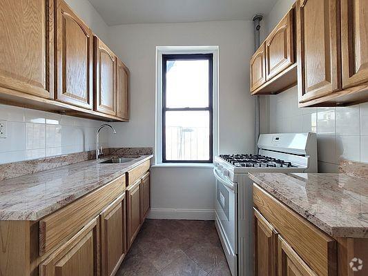 Building Photo - 1 bedroom in BRONX NY 10457 Unit B54 Rental