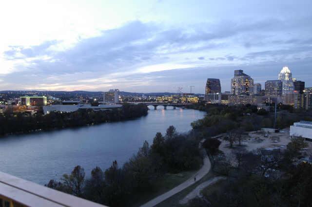 Photo - 54 Rainey St Unidad 806