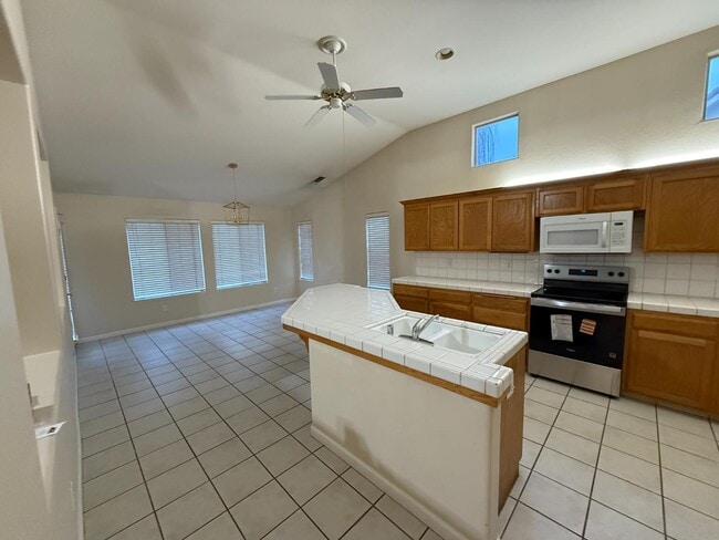 Photo - 5731 N Tracy Ave