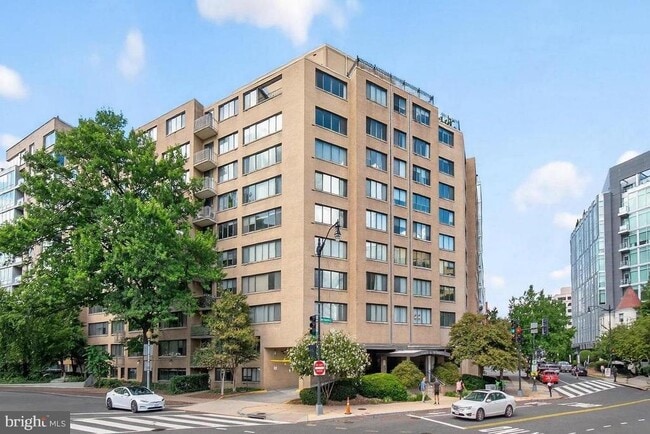 Building Photo - 2201 L St NW Unit 316