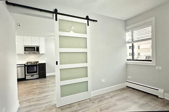 Photo - 6002 N Kenmore Ave