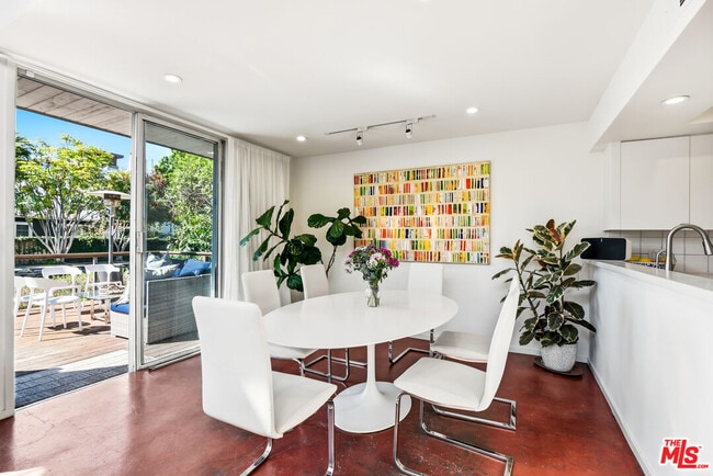 Photo - 469 Sherman Ave