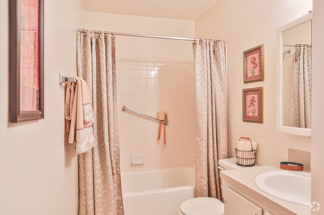 2BR, 2BA
