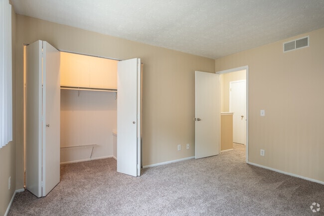 Townhouse 2BD 1.5BA 930 sq. ft.