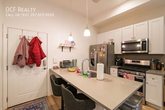 Photo - Two Bed Queen Village Apartment Unidad 3B