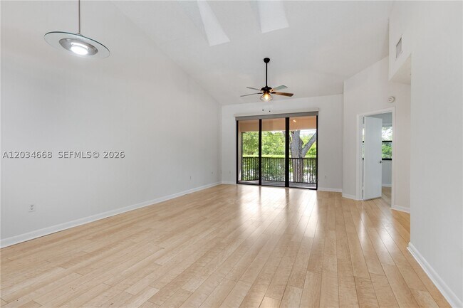 104 NW 98th Ave
