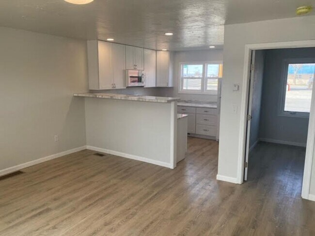 Photo - 801 E Main St Unit B