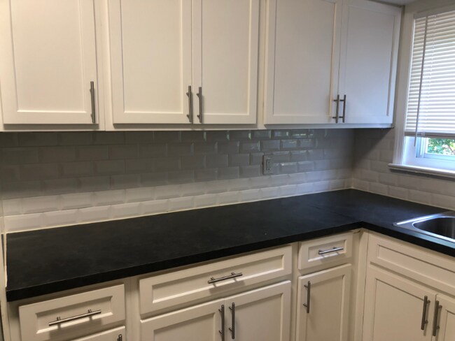 Photo - 210 Broad Ave Unit 3B