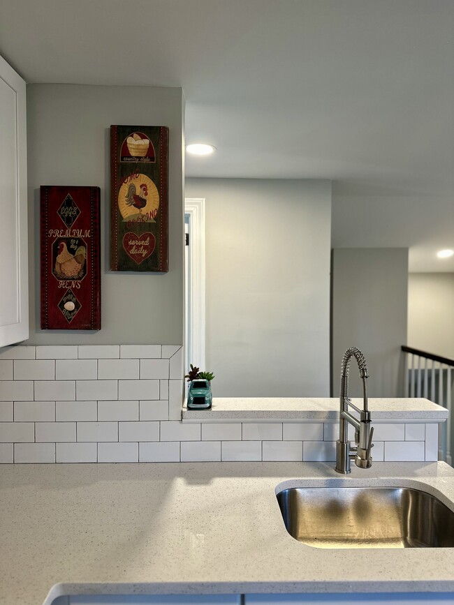 8 Rock Ridge Rd Apartment Unit 1A Newtown, CT