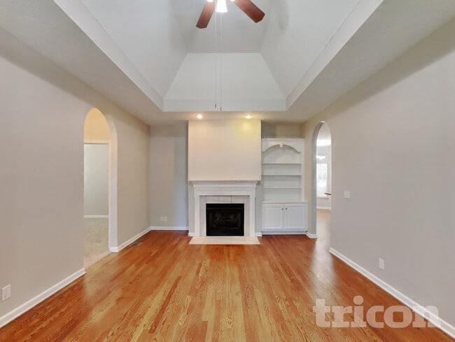 Photo - 316 Lone Oak Dr