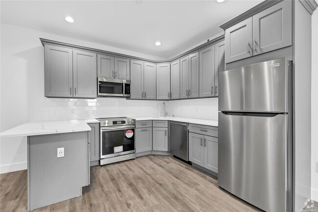 Building Photo - 533 Greenwich St Unit 2C Rental