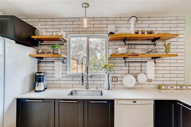Photo - 2403 Aldford Dr