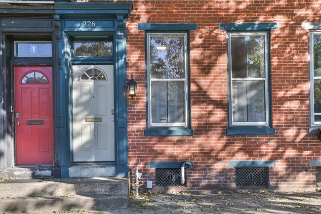 Photo - Large 3 Bedroom Single Family Home on Forster St
