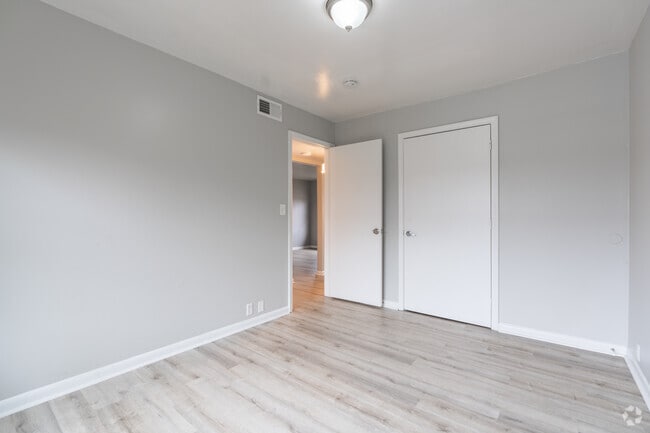 2BR, 1BA - 900SF - Second Bedroom