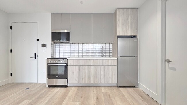 Photo - 91 Bruckner Blvd