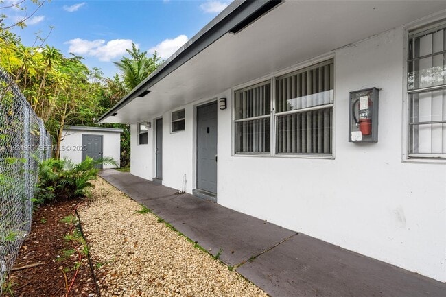 Photo - 5842 NW 23rd St Unit 1-4