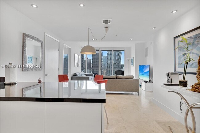 Photo - 92 SW 3rd St Unit 3602