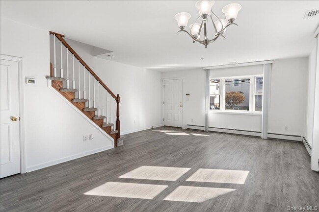 27 Woodside Ave Unit B