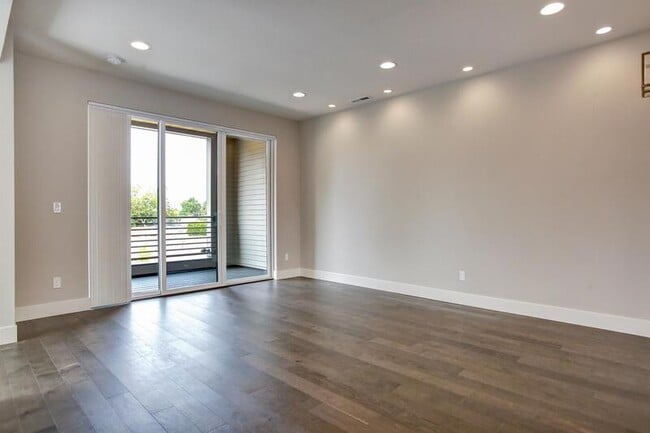 Photo - 5739 SE 18th Ave