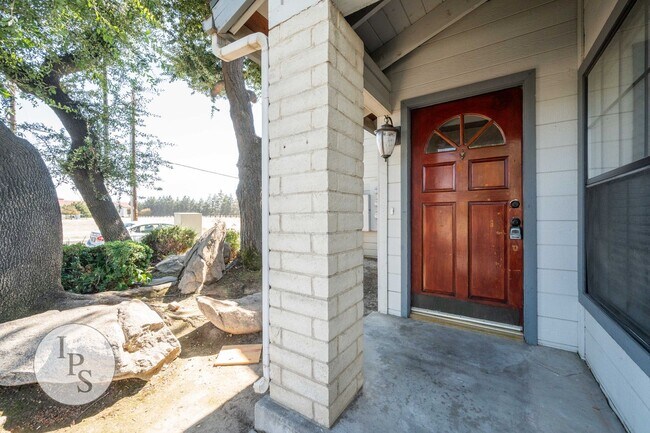 Photo - Westside Kerman Prestigious TownHome, 2/2,...