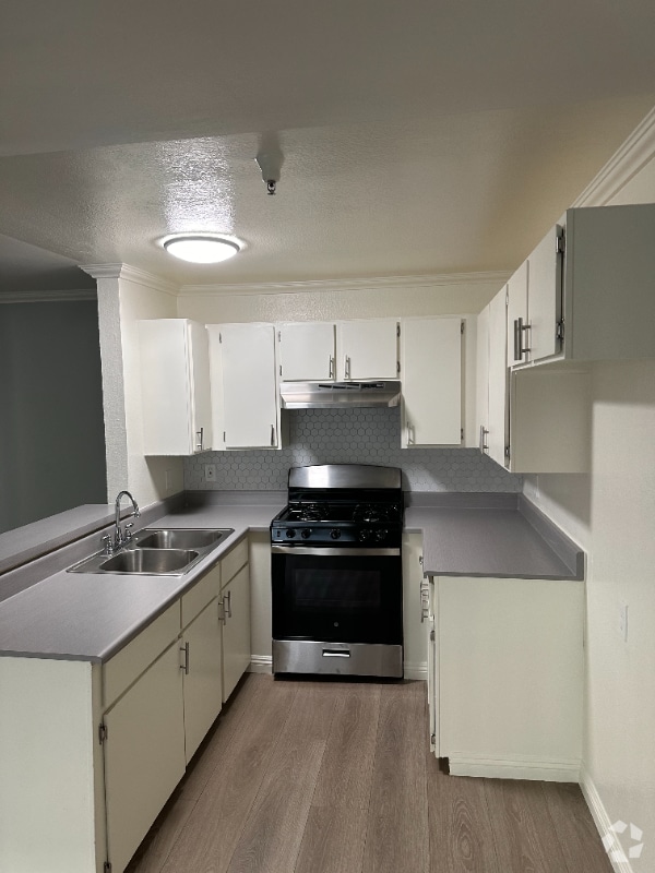 Building Photo - 5811 Tujunga Ave Unit 208 Rental