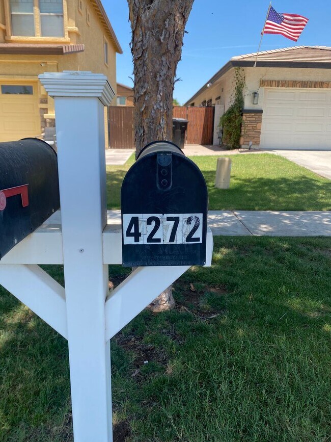 Photo - **BEAUTIFUL 3BEDROOM/2BATHROOM HOME LOCATE...