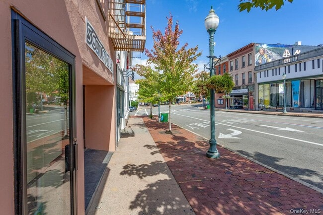 Photo - 14 S Division St Unidad 3rd Floor