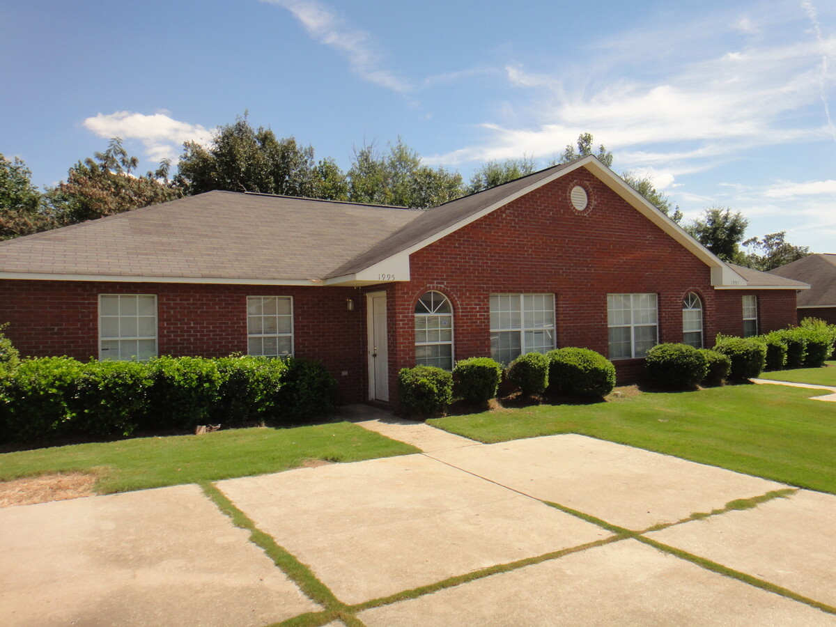 Twin City Duplex - Twin City Duplex House