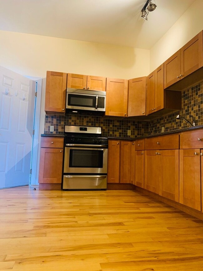 Photo - 51 N Champlain St Unit Apt. 2 - Available Now
