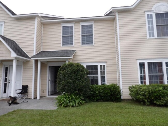 Building Photo - 4128 Horseshoe Rd N