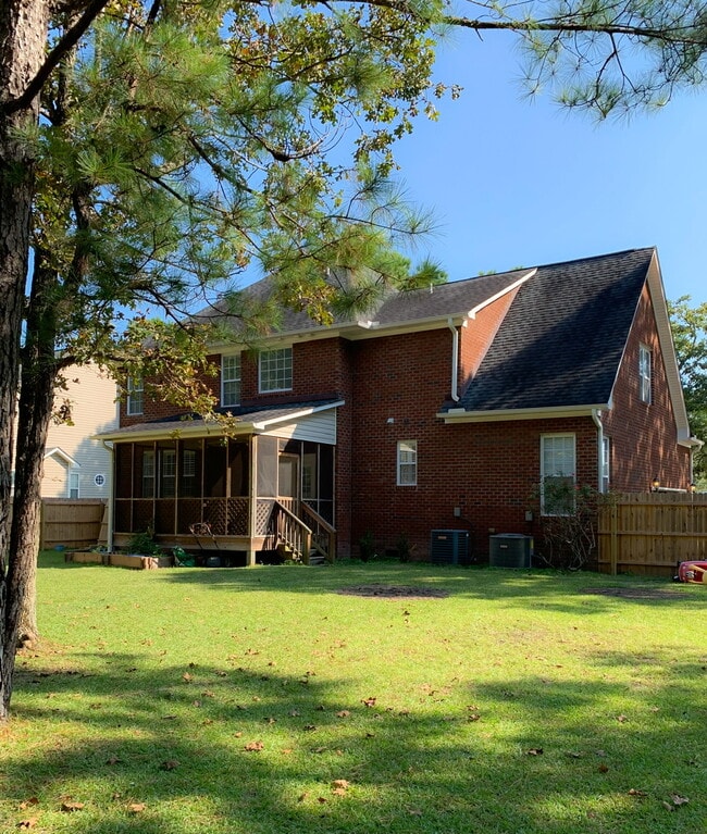 Photo - 108 Forest Ln