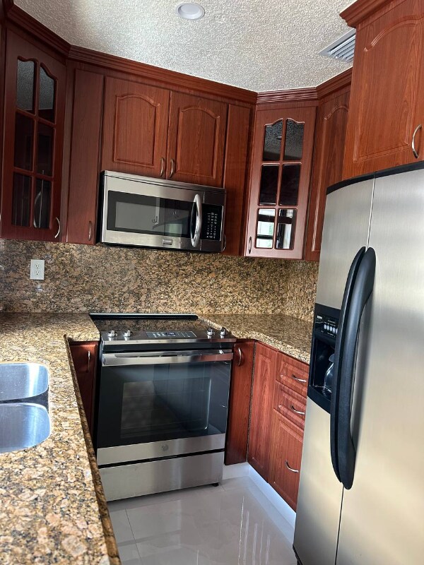 Photo - 2550 W 60th St