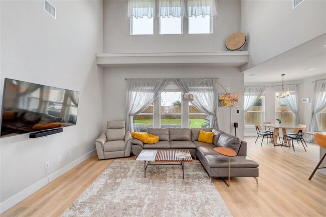 Photo - 317 Rock Knl St