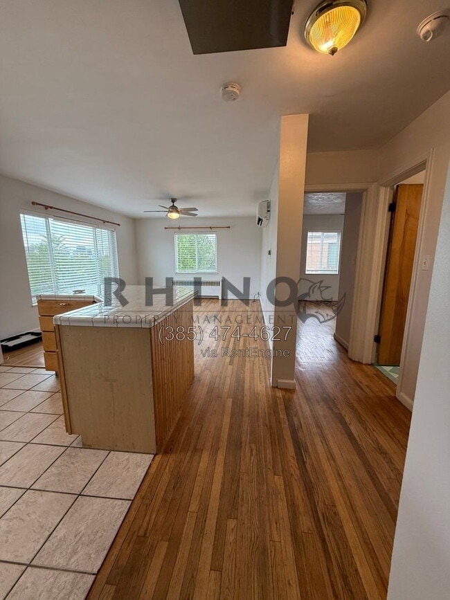 Photo - 615 Grand St E Unit 4