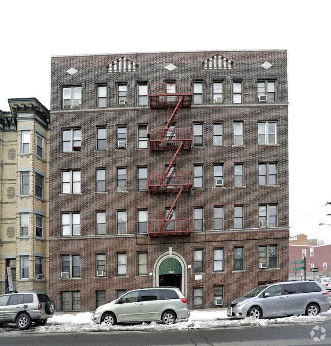 Photo - 1621-1625 Palisade Ave