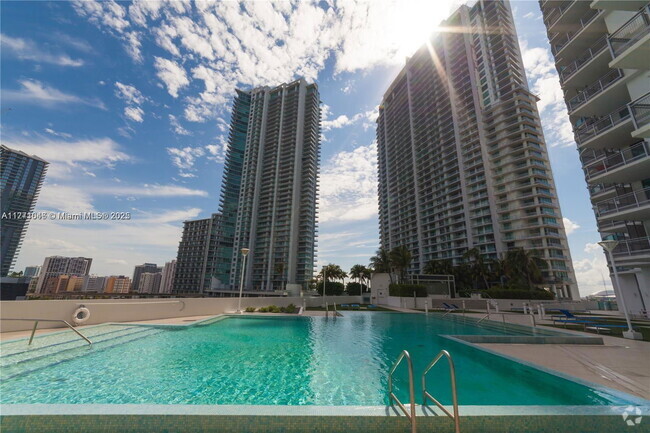 Building Photo - 350 S Miami Ave Unit 2410 Rental