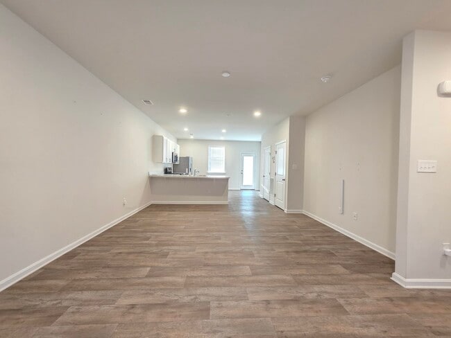 Photo - 426 Creekbed Cir