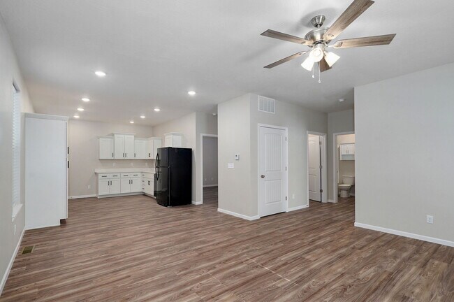 Photo - 319 S Florence Ave